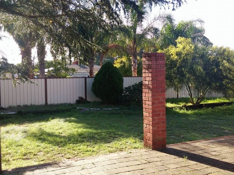 2 Curlew Court, Kelmscott WA 6111