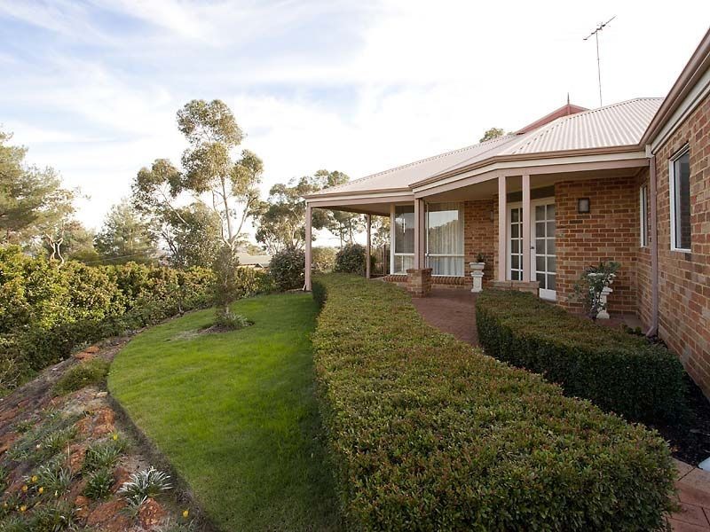 55 Lenori Road, Gooseberry Hill WA 6076