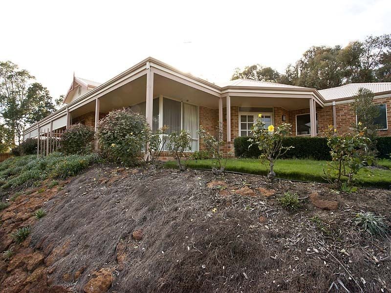 55 Lenori Road, Gooseberry Hill WA 6076