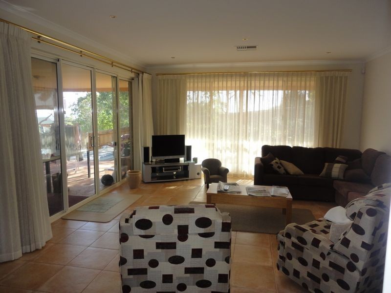 55 Lenori Road, Gooseberry Hill WA 6076