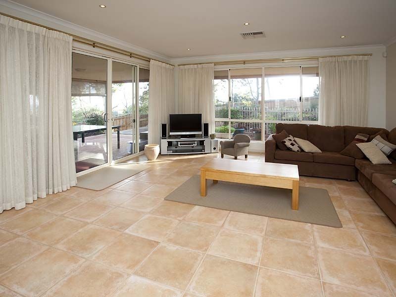 55 Lenori Road, Gooseberry Hill WA 6076