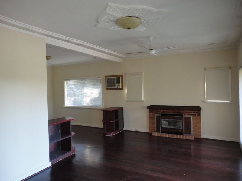 3 Kalamunda Road, Kalamunda WA 6076