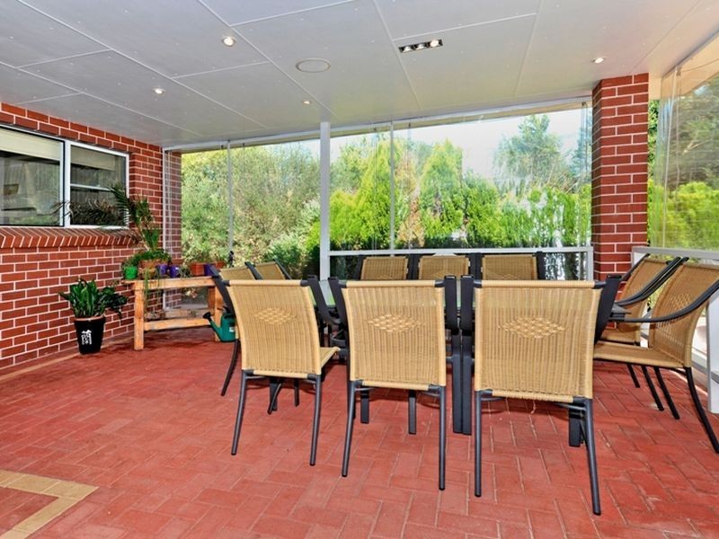 9 Logie Vale, Lesmurdie WA 6076