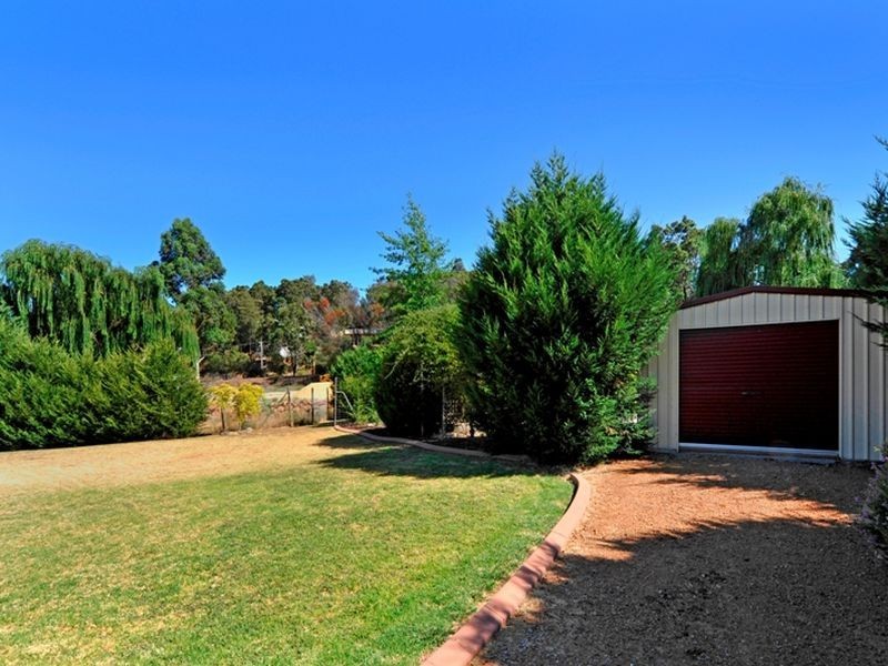 9 Logie Vale, Lesmurdie WA 6076