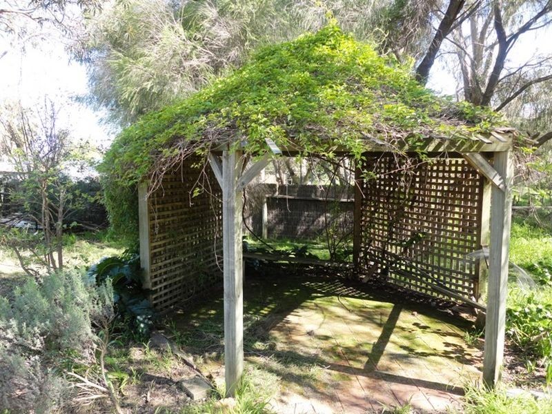 97 Salisbury Road, Swan View WA 6056