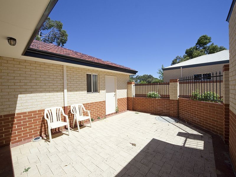 1/19 Boonooloo Road, Kalamunda WA 6076