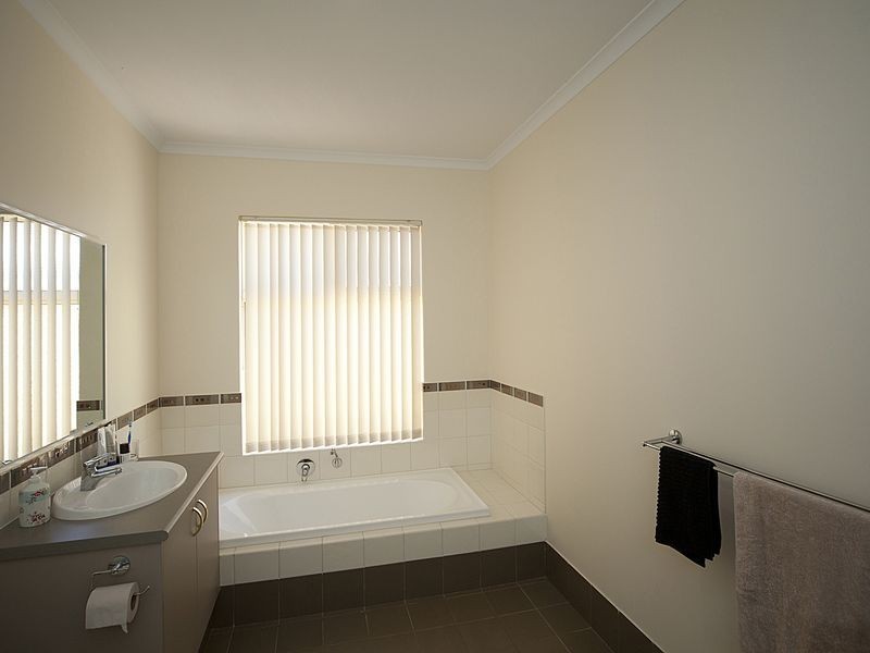 1/19 Boonooloo Road, Kalamunda WA 6076