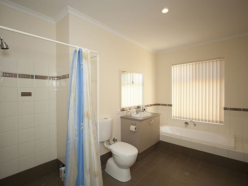 1/19 Boonooloo Road, Kalamunda WA 6076