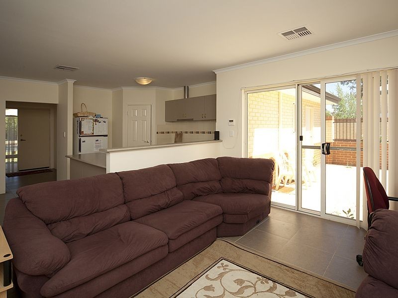 1/19 Boonooloo Road, Kalamunda WA 6076