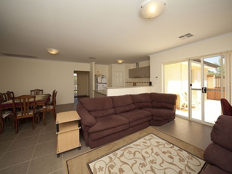 1/19 Boonooloo Road, Kalamunda WA 6076