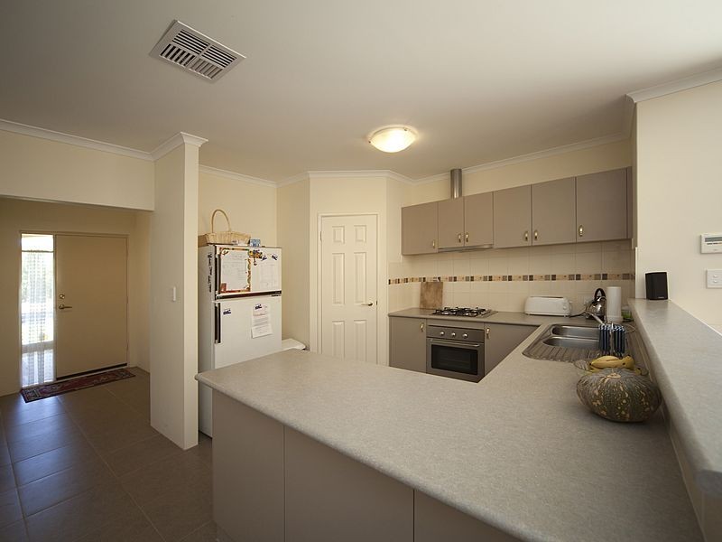 1/19 Boonooloo Road, Kalamunda WA 6076