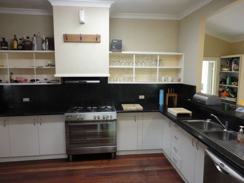 2 Urch Road, Kalamunda WA 6076