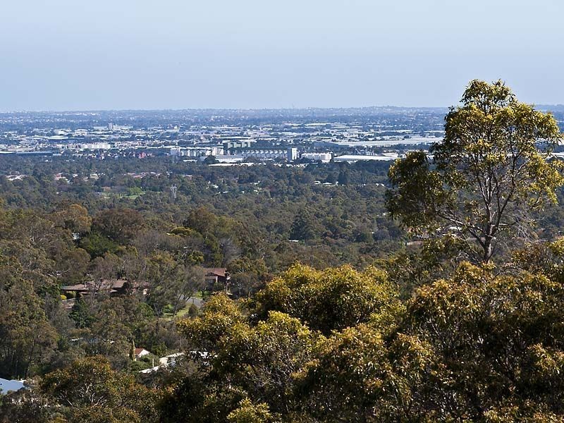 2 The Corkscrew, Gooseberry Hill WA 6076