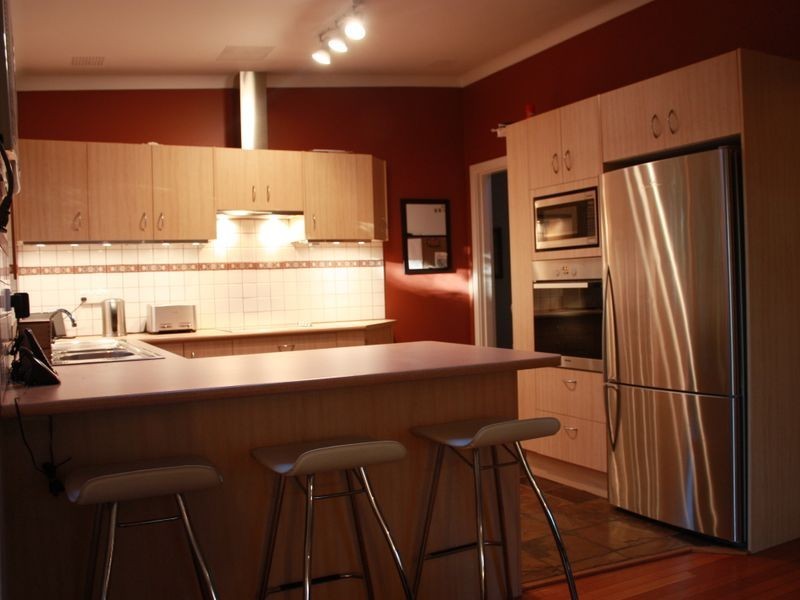 15 Vernallan Way, Lesmurdie WA 6076