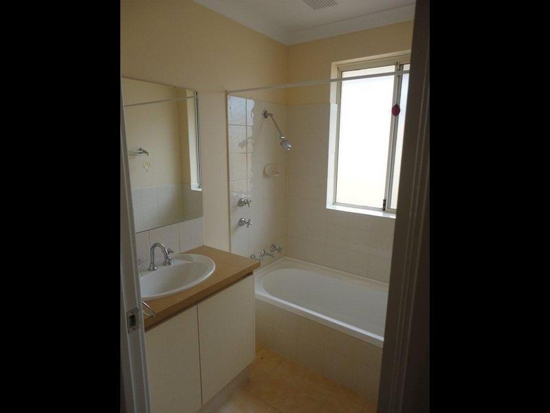 1/6 Catspaw Way, High Wycombe WA 6057