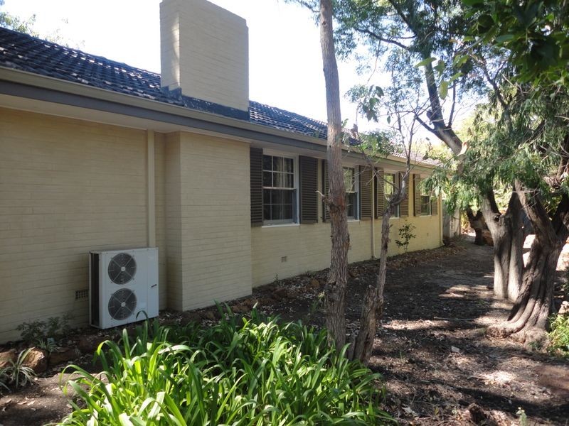 28 Arthur Road, Gooseberry Hill WA 6076