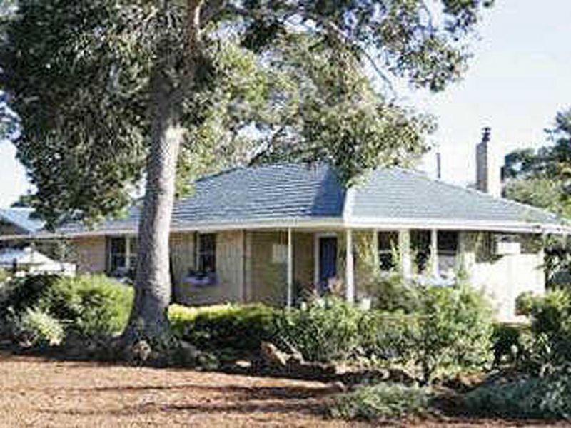 18 Winsor Raod, Kalamunda WA 6076