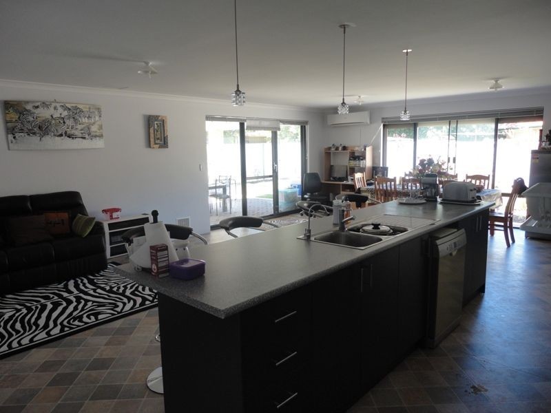 126a Maida Vale Road, High Wycombe WA 6057