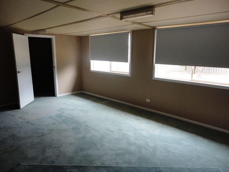 8 Waratah Court, Maddington WA 6109