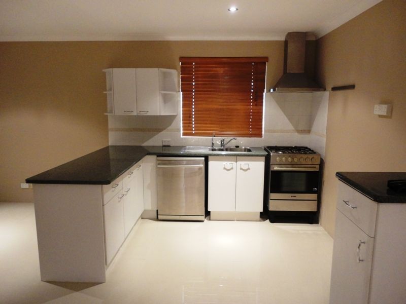 8 Waratah Court, Maddington WA 6109