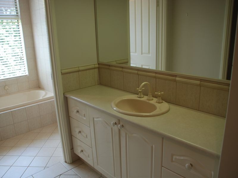 17 Desert Ash Place, Helena Valley WA 6056