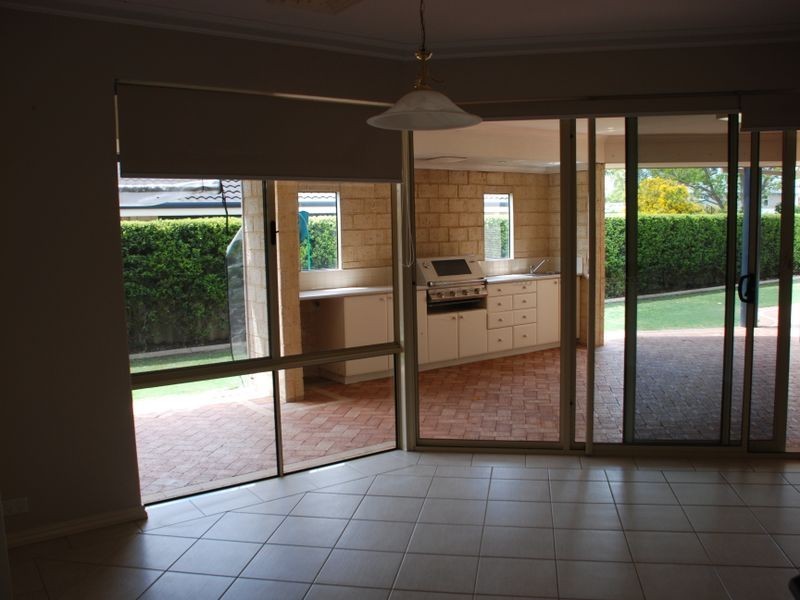 17 Desert Ash Place, Helena Valley WA 6056