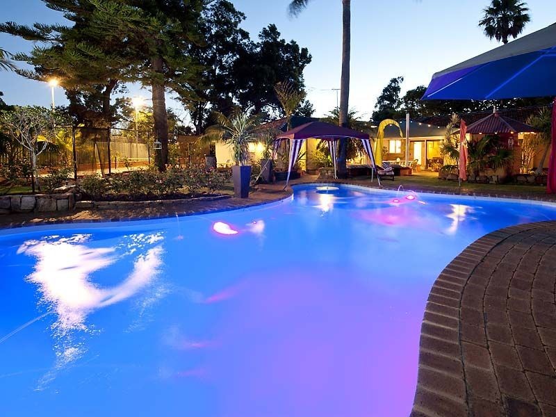 33 Aralia Way, Forrestfield WA 6058