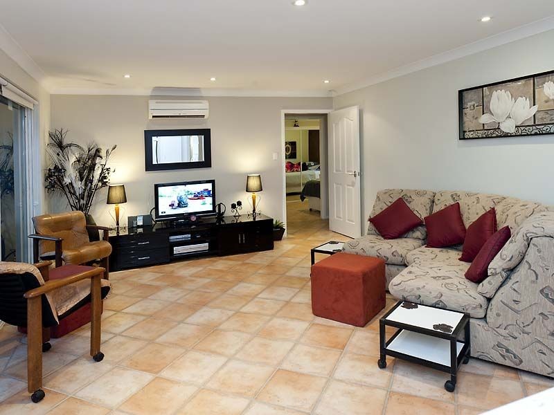 33 Aralia Way, Forrestfield WA 6058