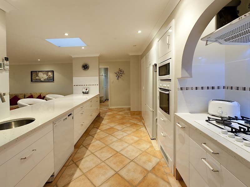 33 Aralia Way, Forrestfield WA 6058