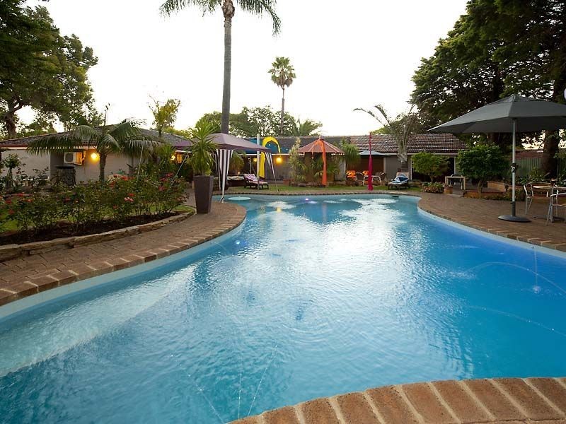 33 Aralia Way, Forrestfield WA 6058