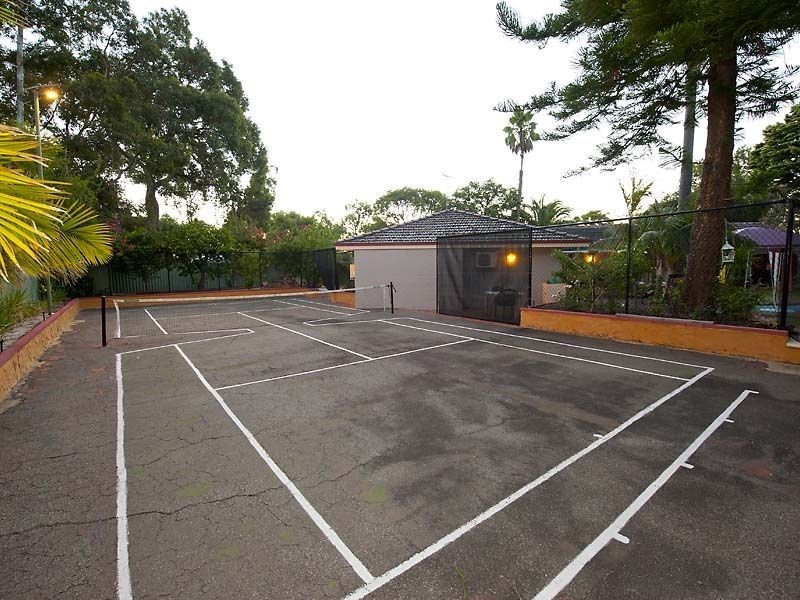 33 Aralia Way, Forrestfield WA 6058