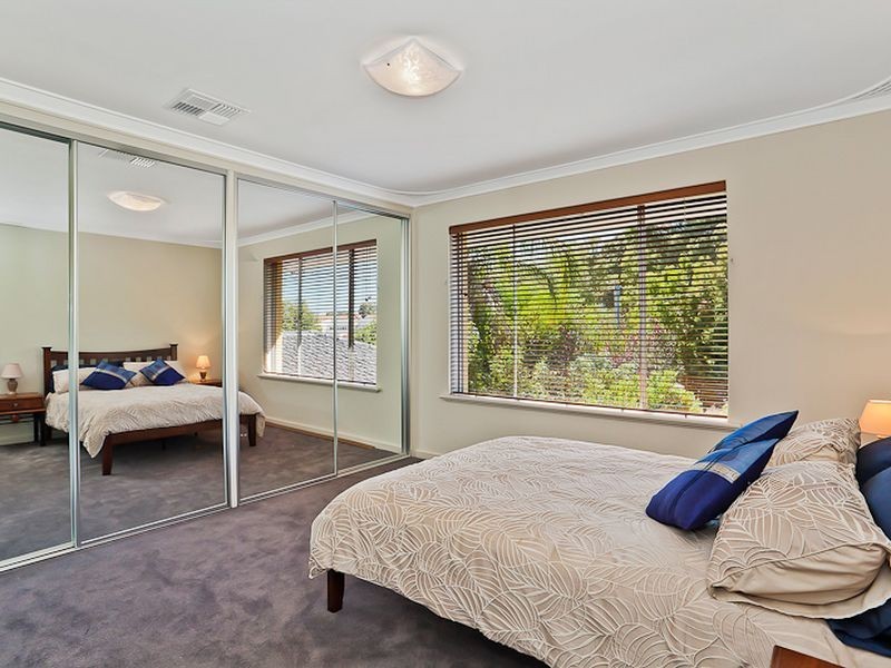 8 Stone Road, Lesmurdie WA 6076