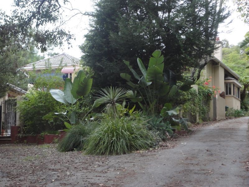 9 Alpine Road, Kalamunda WA 6076