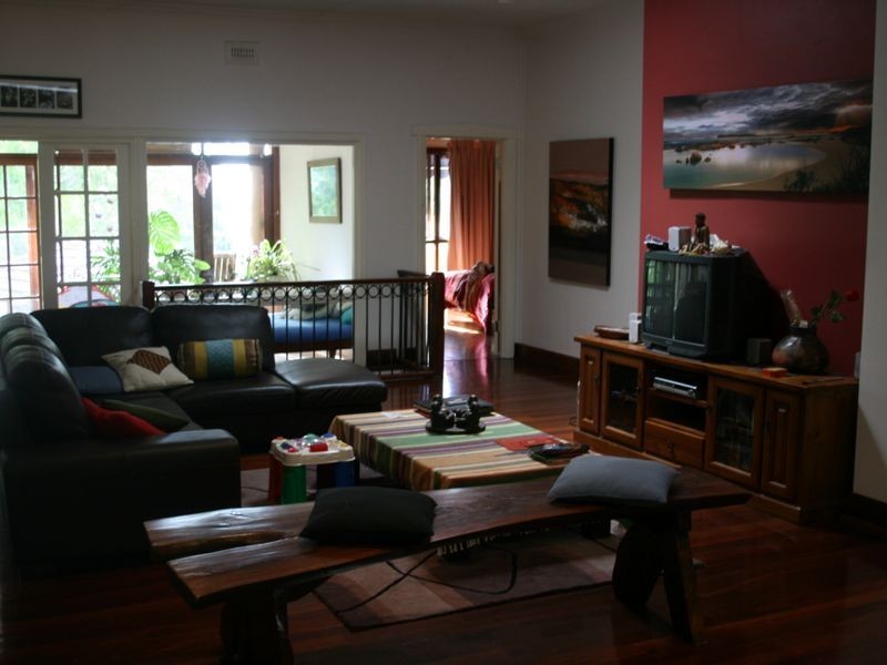 9 Alpine Road, Kalamunda WA 6076