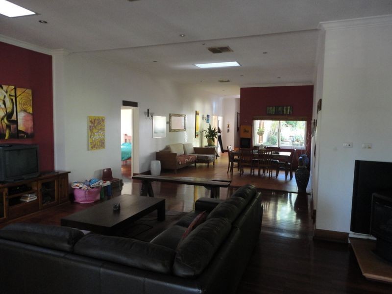 9 Alpine Road, Kalamunda WA 6076