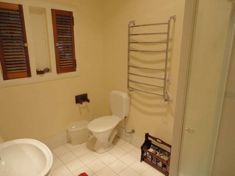 9 Alpine Road, Kalamunda WA 6076