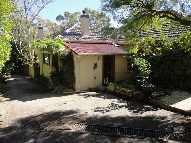 9 Alpine Road, Kalamunda WA 6076