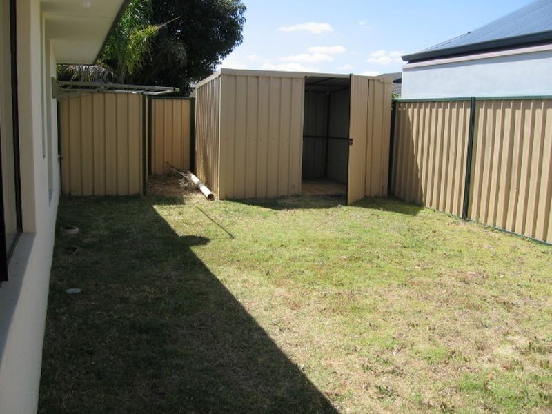 2 Babbler Way, Maida Vale WA 6057