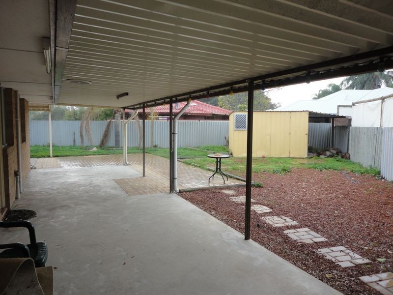 28 Dorchester Road, Forrestfield WA 6058