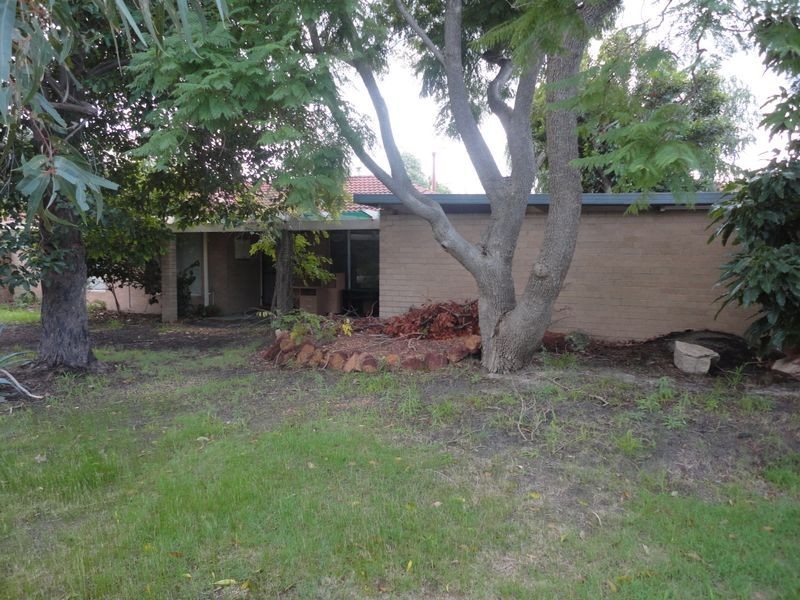 28 Dorchester Road, Forrestfield WA 6058