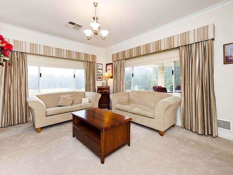 39 Recreation Road, Kalamunda WA 6076