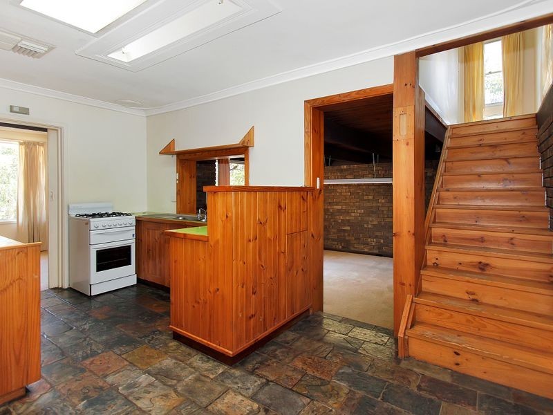 17 Hinkler Road, Kalamunda WA 6076