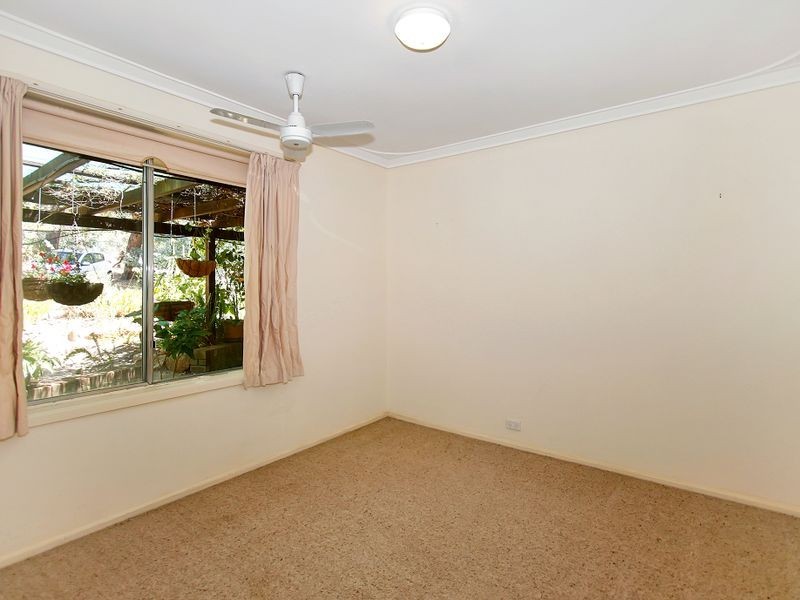 17 Hinkler Road, Kalamunda WA 6076