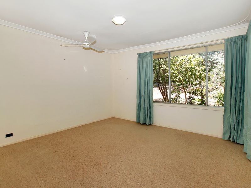 17 Hinkler Road, Kalamunda WA 6076