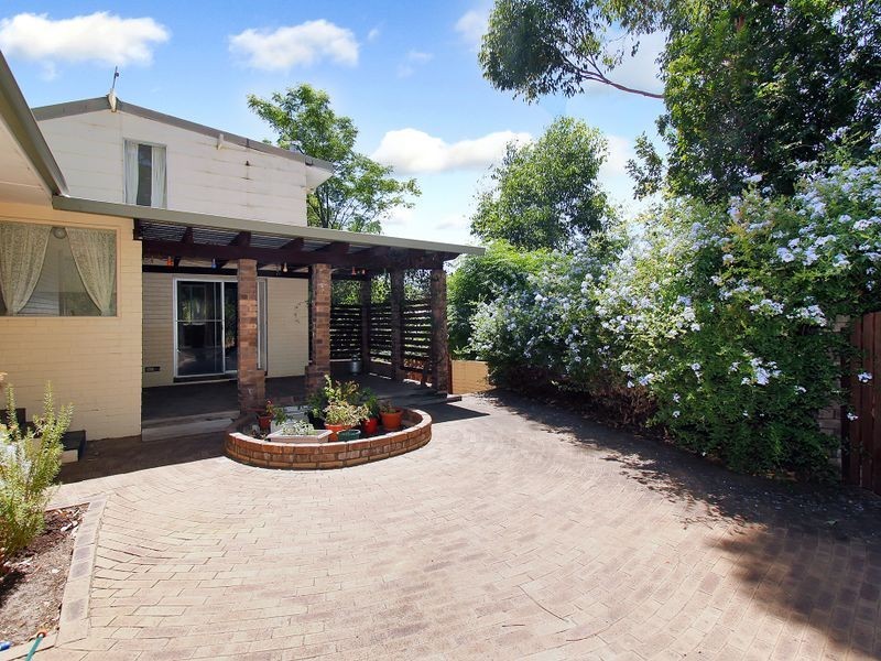 17 Hinkler Road, Kalamunda WA 6076