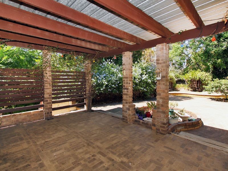 17 Hinkler Road, Kalamunda WA 6076