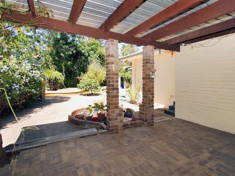 17 Hinkler Road, Kalamunda WA 6076