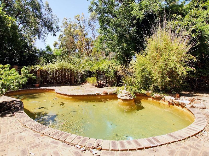 17 Hinkler Road, Kalamunda WA 6076