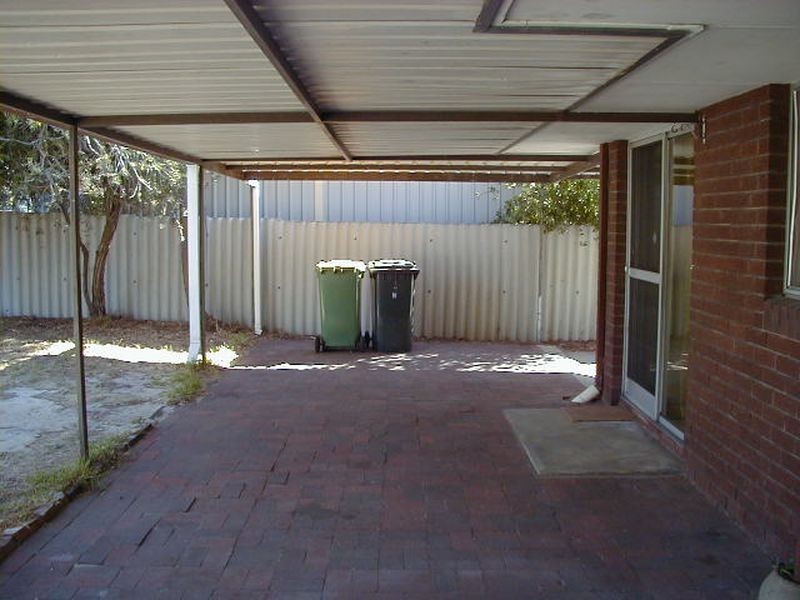 13 Mahonia Way, Forrestfield WA 6058