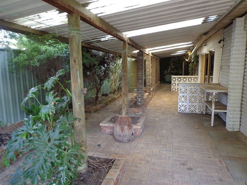 13 Winjana Road, Lesmurdie WA 6076